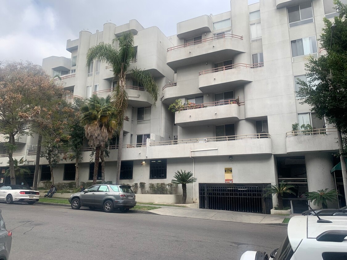 Primary Photo - 500 S Berendo St