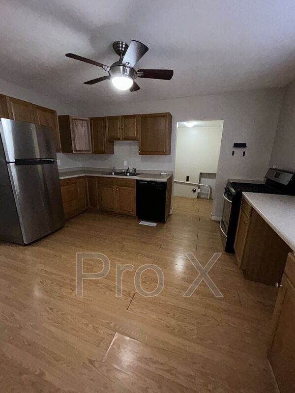 Foto del edificio - 404 W 1st St