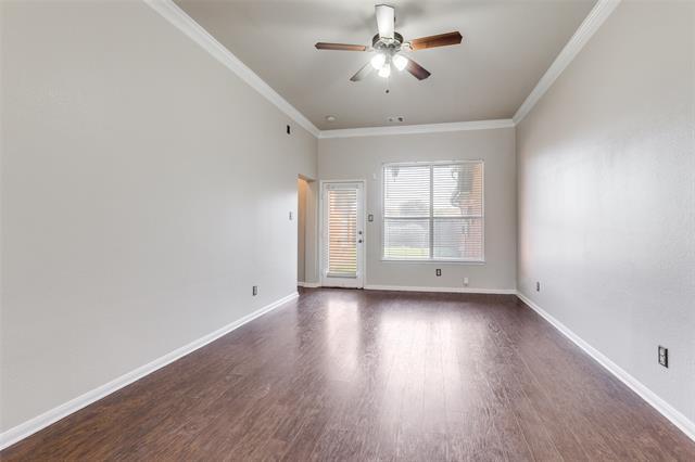 Foto del edificio - 7702 Belcrest Dr