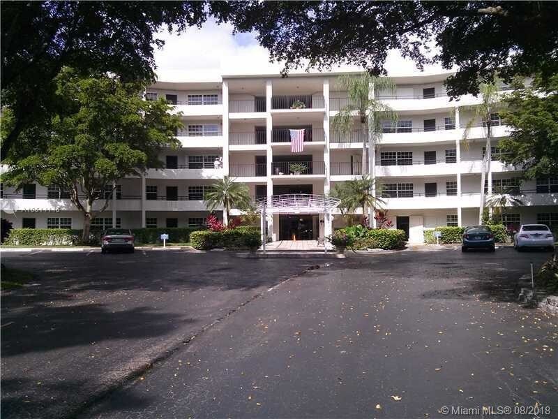 565 Oaks Ln Unit 511, Pompano Beach, FL 33069 Condo for Rent in