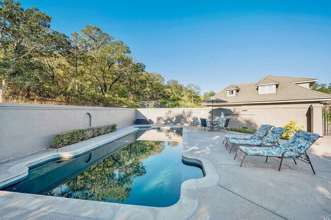 Foto del edificio - 3397 St Helena Hwy