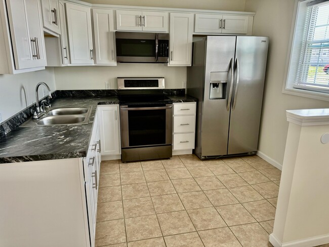 Foto del edificio - 421 1/2 Rosemont Ave