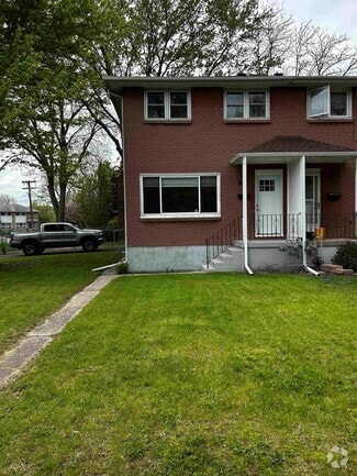 Building Photo - 835 Vroom Ave