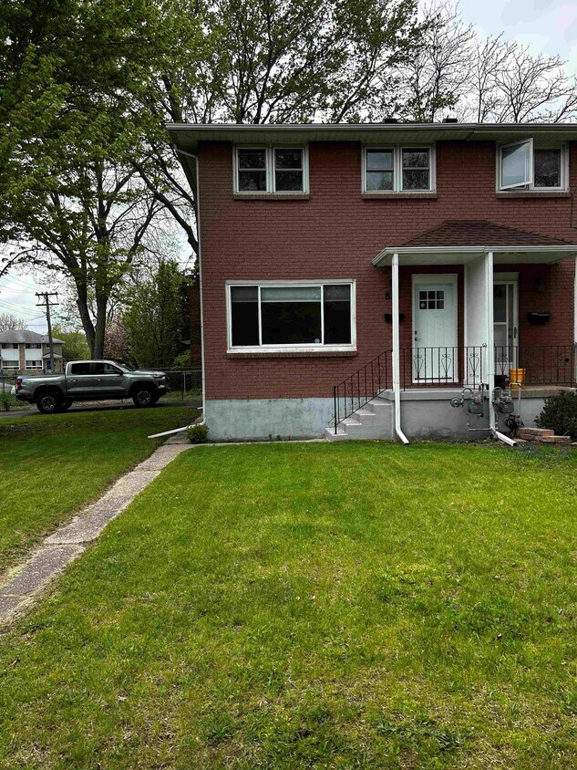 Primary Photo - 835 Vroom Ave