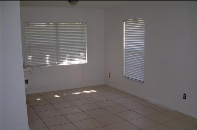 Building Photo - 1207 Groveland Ave