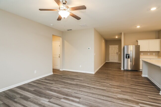 Building Photo - 80 Hyde Park