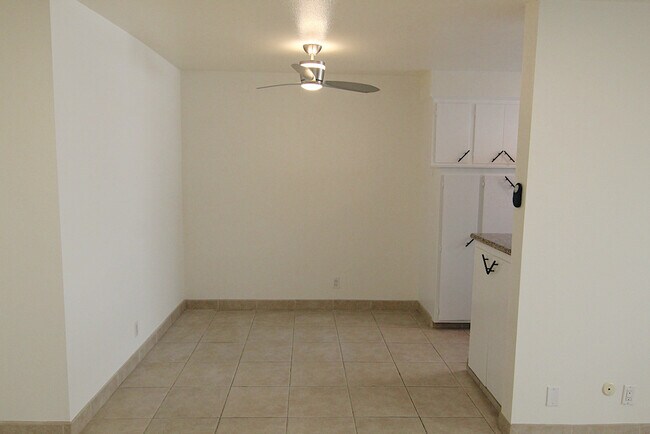Foto del edificio - 618 N Hayworth Ave