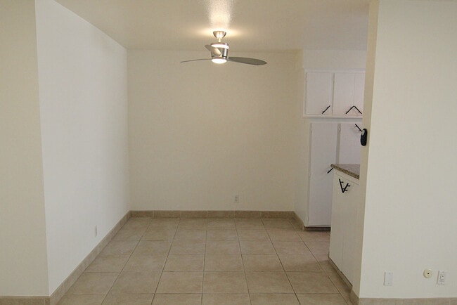 Building Photo - 618 N Hayworth Ave