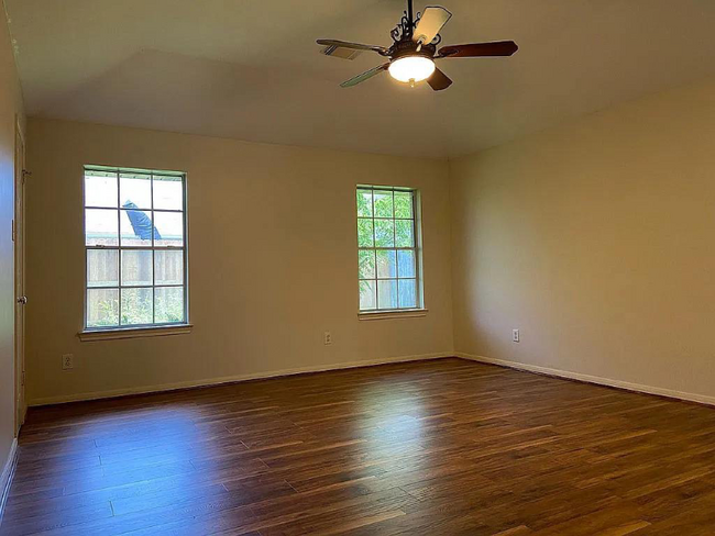 Foto del edificio - 1803 Oak Cluster Cir