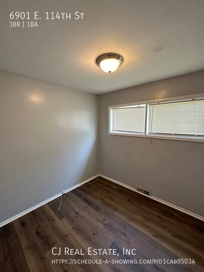 Foto del edificio - 6901 E 114th St