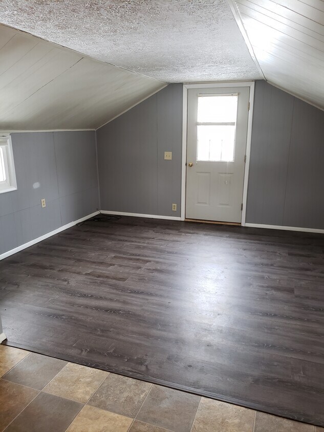 Living room - 215 3rd St
