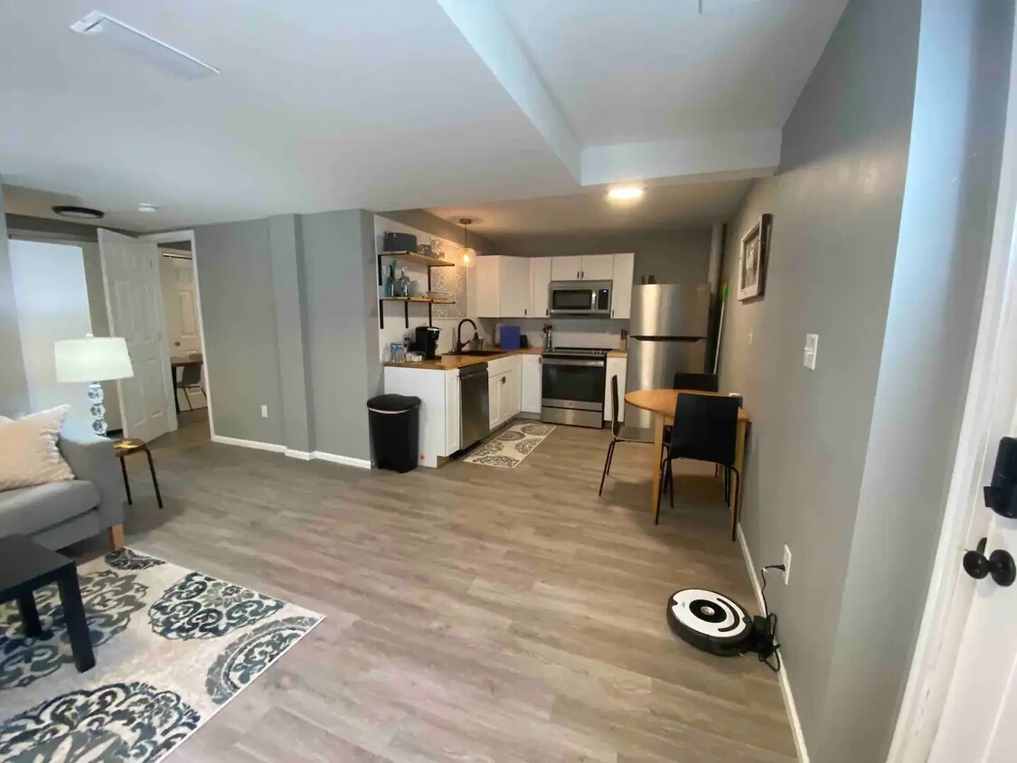 Foto principal - 10446 W Fremont Plz