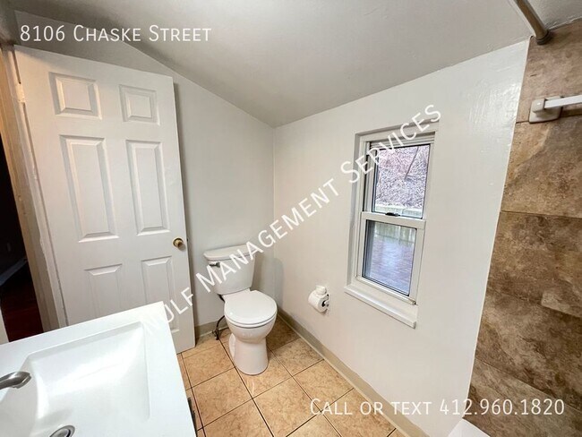 Building Photo - 3 bed, 1 bath located in Penn Hills