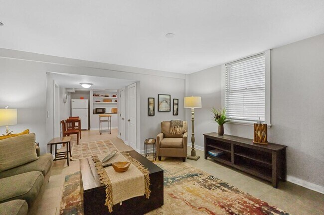 Building Photo - 1760 Barnesdale Way NE