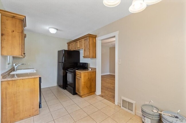 Foto del edificio - 1263 E Emerson Ave