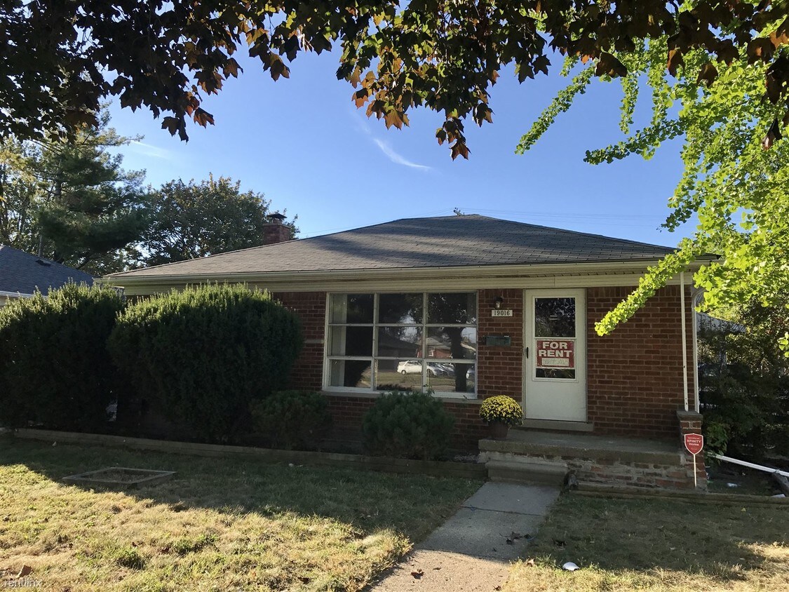 19016 E 10 Mile Rd, Eastpointe, MI 48021 House for Rent in Eastpointe