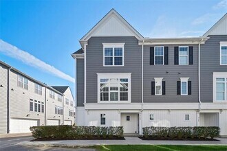 Building Photo - 2122 Westcott Ln