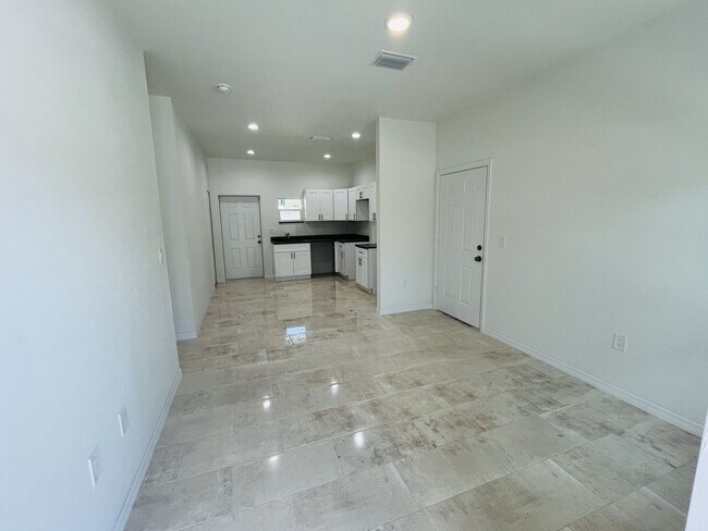 Building Photo - Brand new-TWO BED, TWO BATH, ONE CAR GARAGE