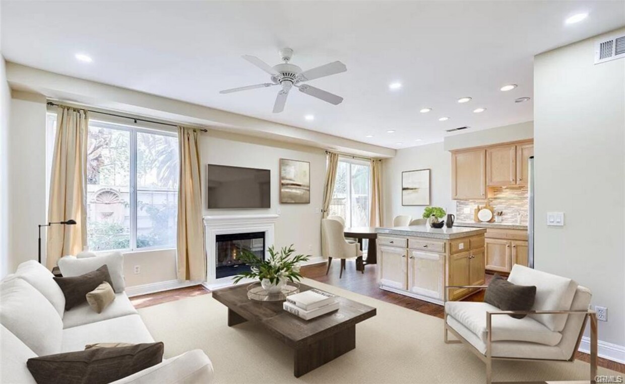 Foto principal - 7124 Farralone Ave