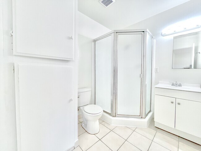 Foto del edificio - 14157 Calvert St