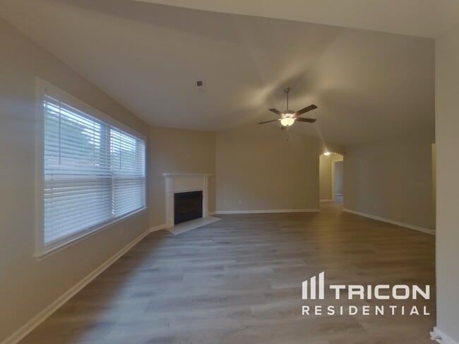 Building Photo - 205 Terilyn Ct