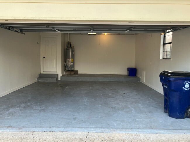 Building Photo - 9 Wabash Cove