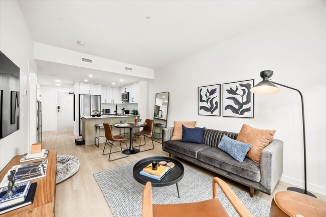 Building Photo - Kovo