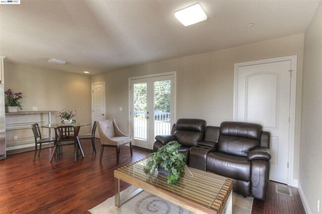 living room - 3571 Christensen Ln