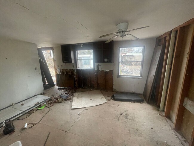 Foto del edificio - WELLSVILLE - 3 BR split level with Attache...