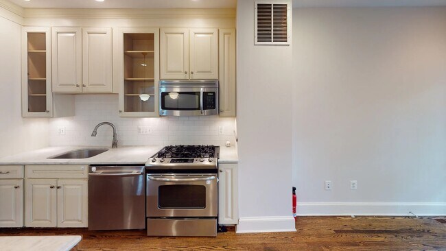 Foto del edificio - 4405 5th St NW