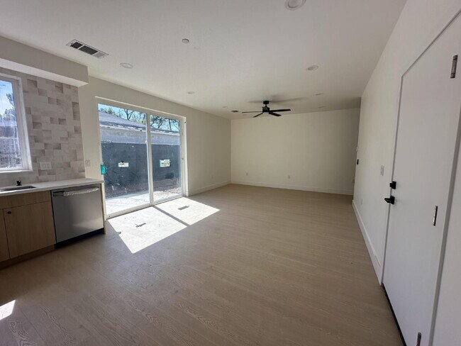 Foto del edificio - Brand New Construction 3 Bed | 2 Bath - Es...