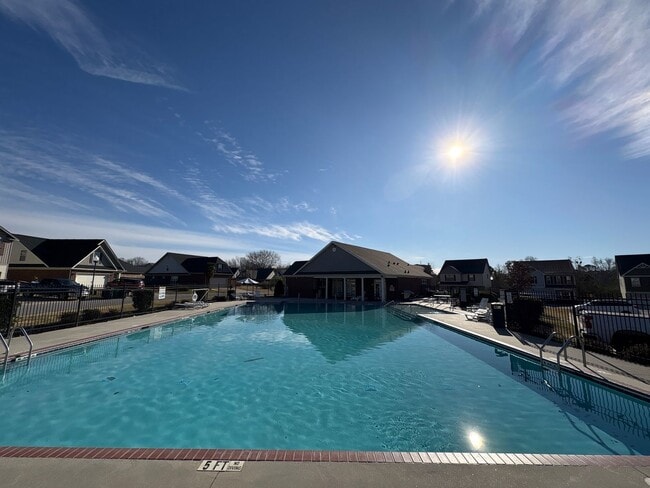 Building Photo - 4464 Grove Landing Dr