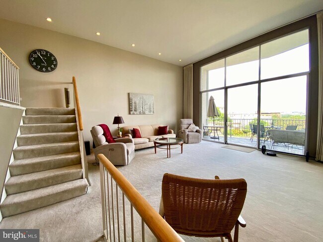 Foto del edificio - 1200 N Nash St