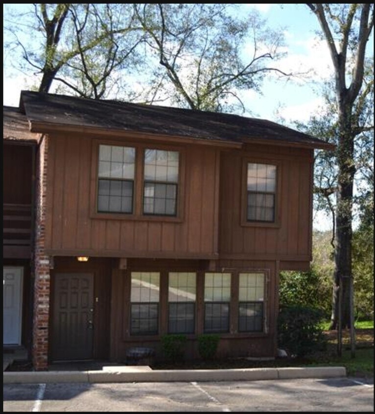 Primary Photo - 2295 Shady Timbers Cir