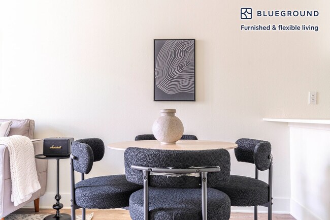 Foto del edificio - 1301 W Koenig Ln