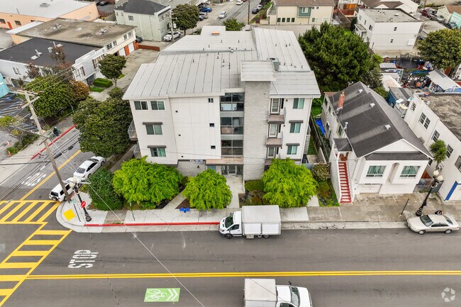 Alternate Exterior - 840 Linden Ave
