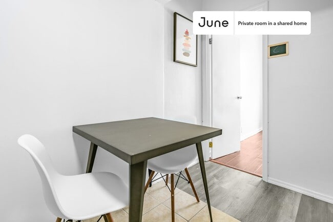 Foto del edificio - Room in Shared 3 bed/1 bath home