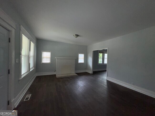 Building Photo - 1462 Lucile Ave SW