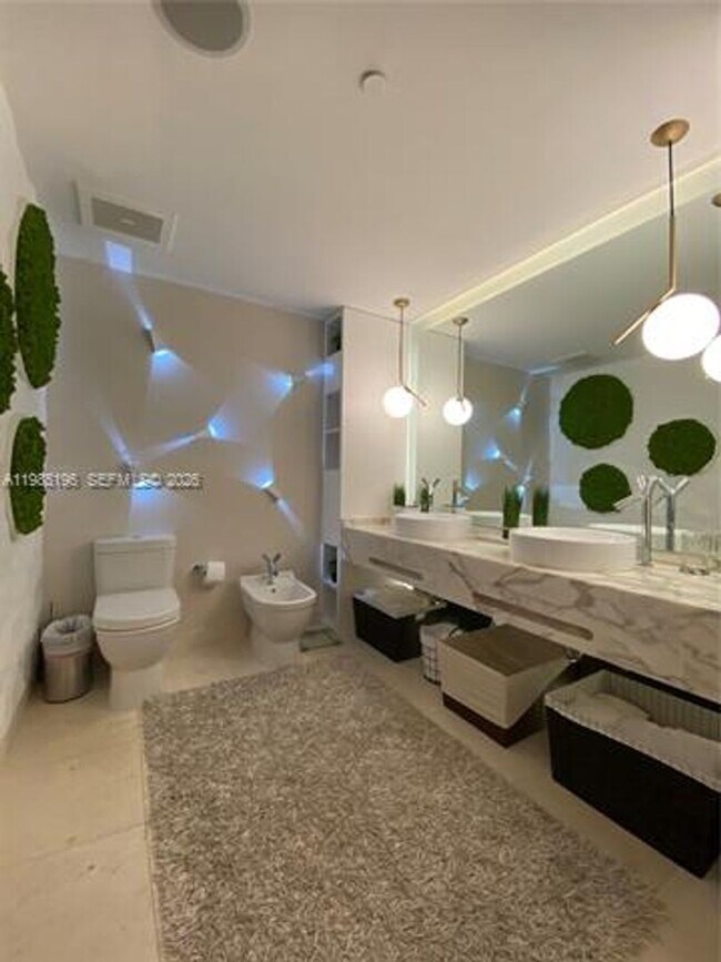 Photo - 495 Brickell Ave Apartment