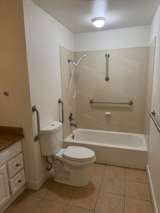 Foto del edificio - 5546-5548 Kohler Avenue