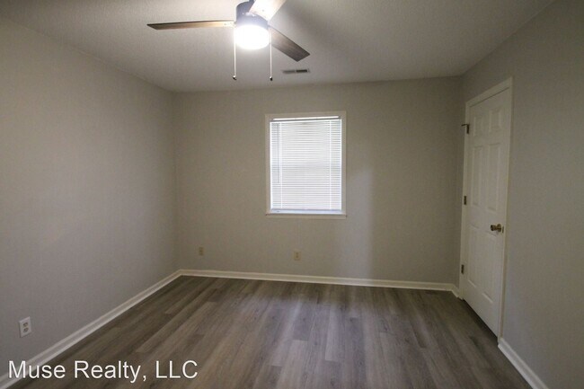 Building Photo - 2 br, 2 bath House - 1086 Farm Pond Lane