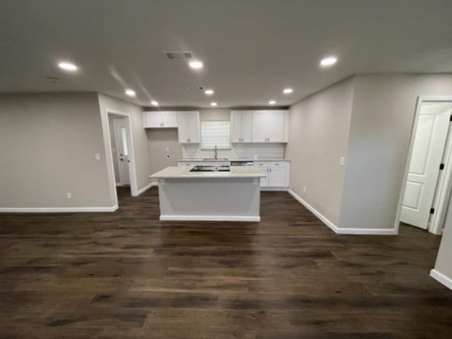 Building Photo - 1632 Best Blvd
