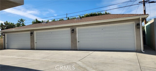 Foto del edificio - 8701 S Van Ness Ave