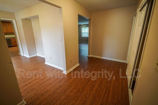 Building Photo - 410 Gaither Dr
