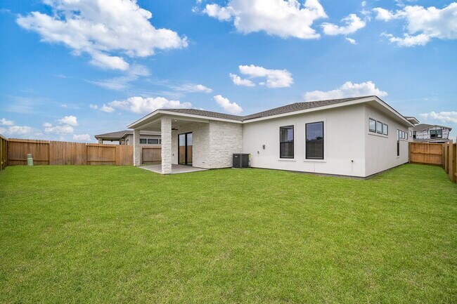 Building Photo - 1808 Drover Ln