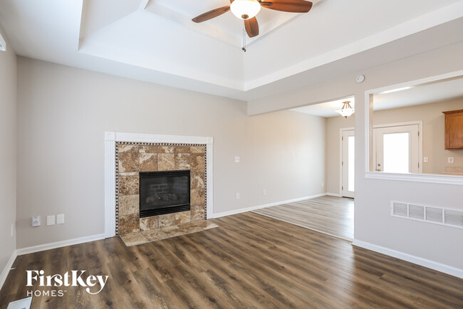 Building Photo - 11427 N Farley Ave