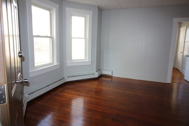 Building Photo - 71 Flint St