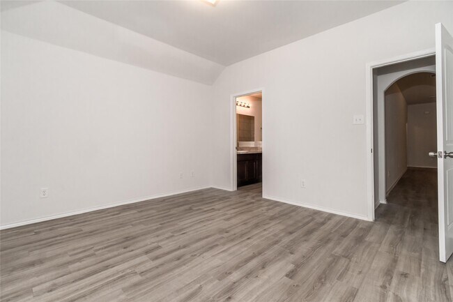 Foto del edificio - 17466 Linthorne St