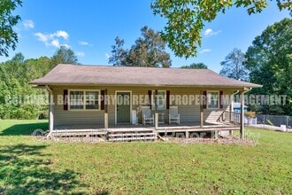 Building Photo - 150 Scenic Dr