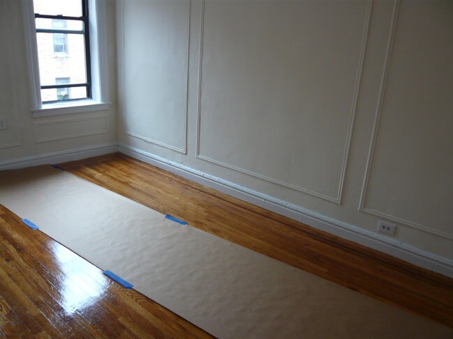 Foto del edificio - 4865 Broadway Ave